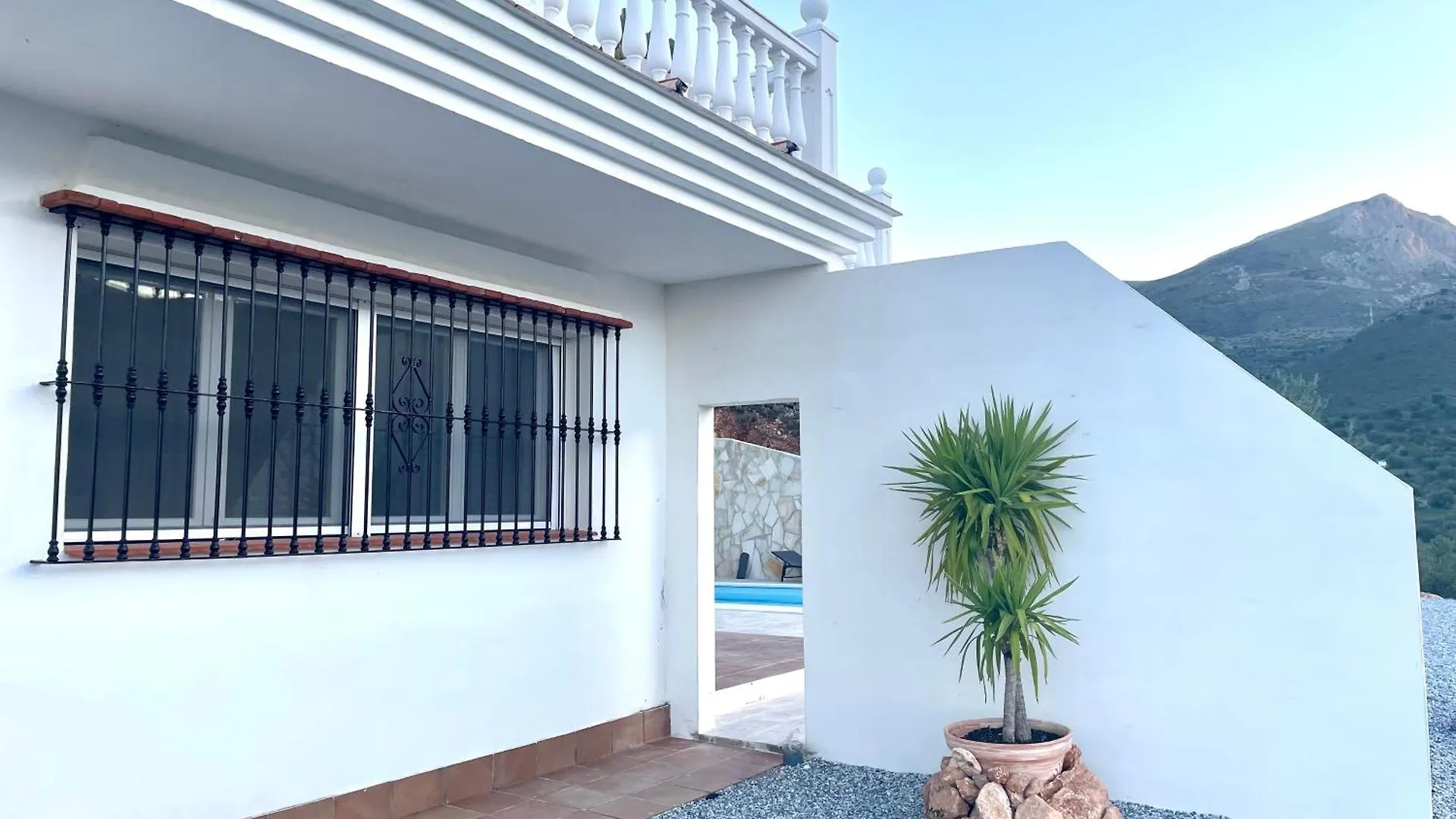 3 Bedroom Holiday Home Alcaucin With Private Pool And Mountain View
